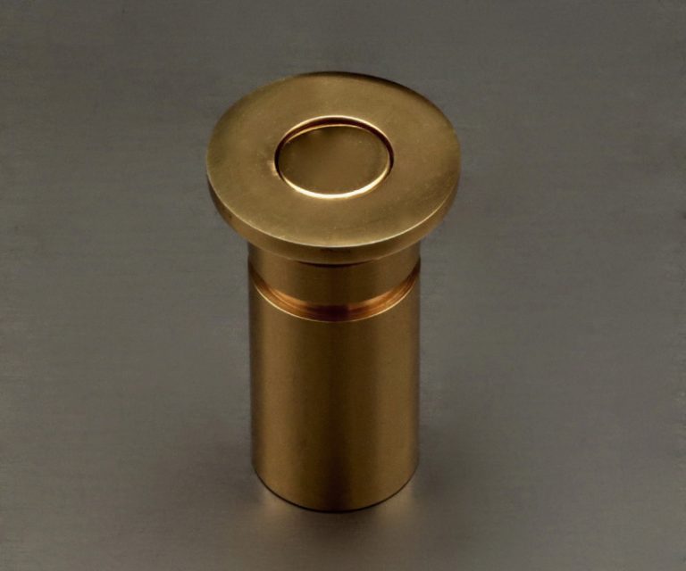 FB1005 Dust Excluding Socket - The Beardmore Collection